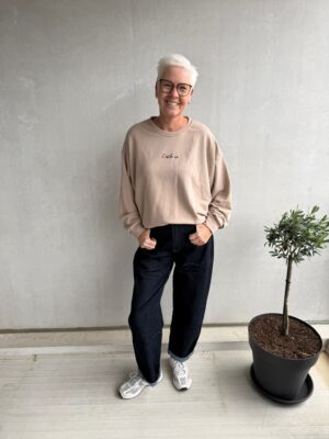 C’est la vie sweater taupe