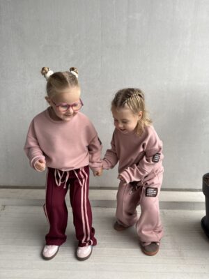 Broek rood/roze meisje