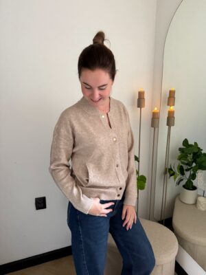 Zandkleurig vestje